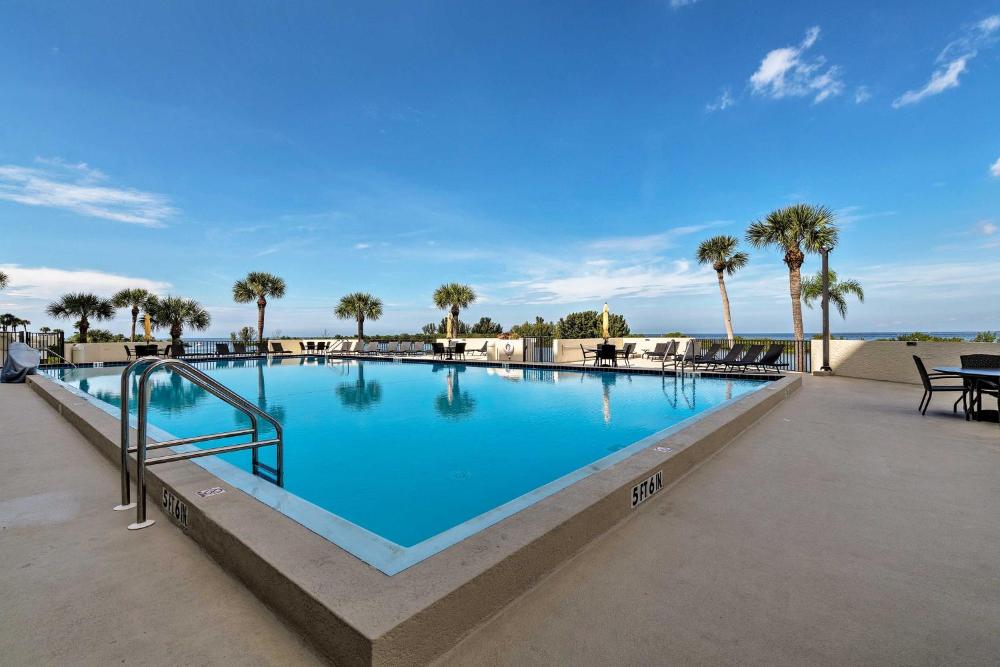 Pool and Beach Access Waterfront Hudson Condo!